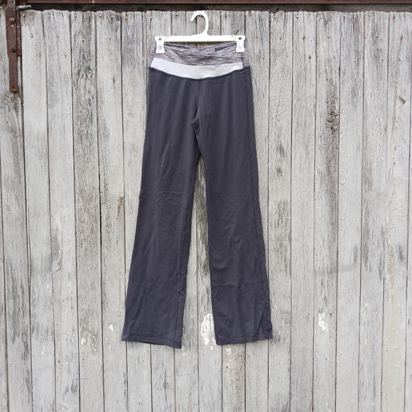 Lululemon Astro Pants Flare Gray Coal Strata Stripe Womens Sz 6 Y2K Yoga Pants - Picture 1 of 8